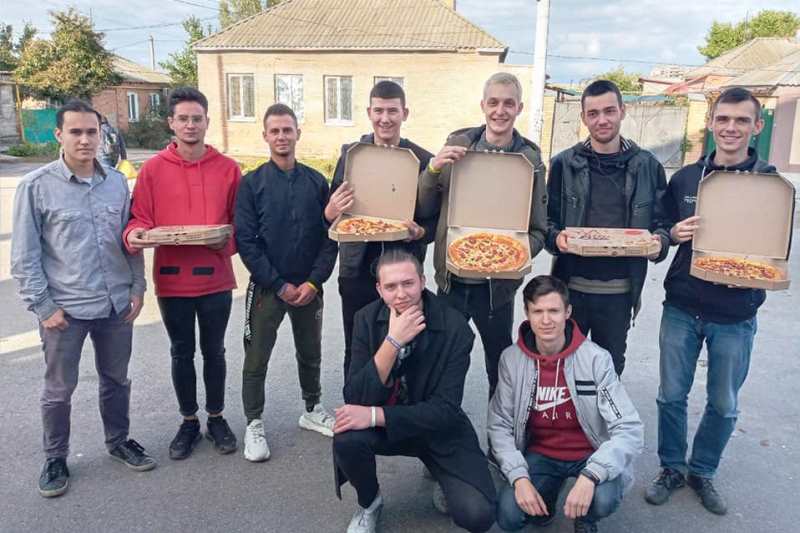 Сервіс MixFood безкоштовно забезпечив піцами небайдужих кропивничан 